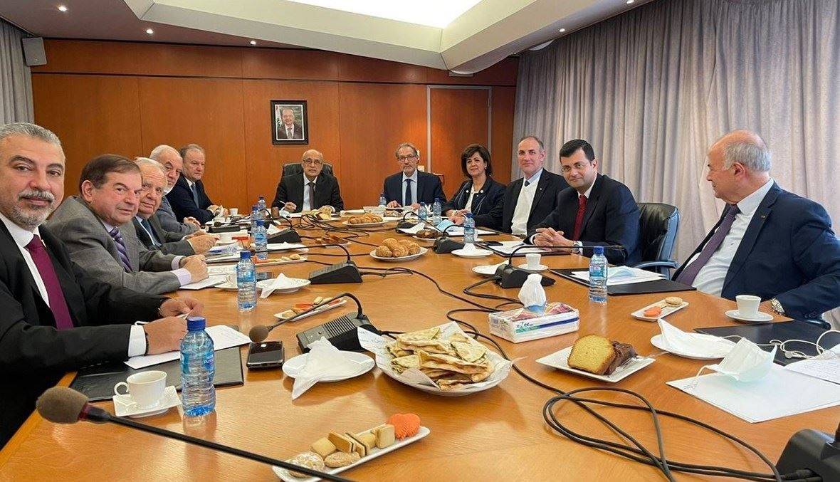 نقباء المهن الحرة: لاتخاذ موقف صارم برفض قرار البرلمان الأوروبي المتعلّق بالنازحين السوريين