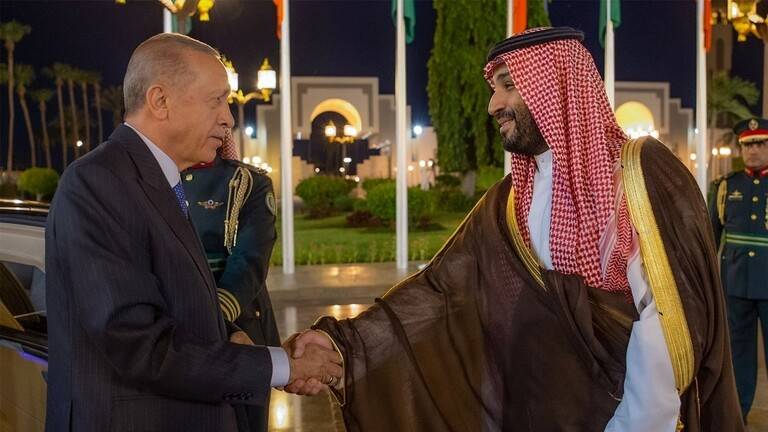 بعيدا عن عدسات الكاميرات.. ماذا دار بين أردوغان وبن سلمان؟