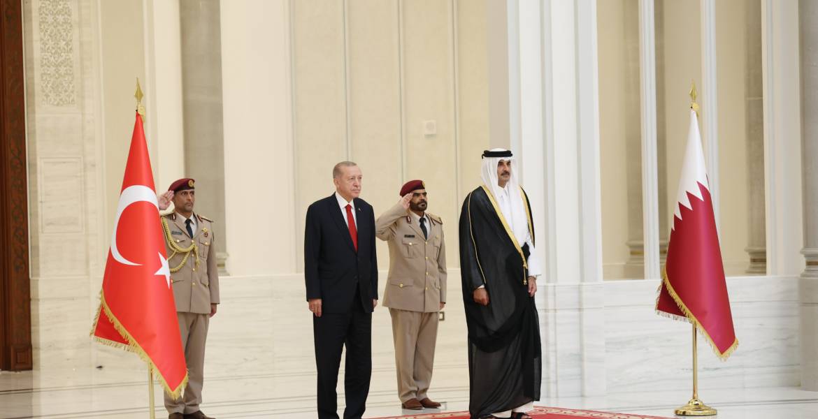 في إطار جولته الخليجية... أردوغان يلتقي أمير قطر للبحث في العلاقات الثنائية بين البلدين