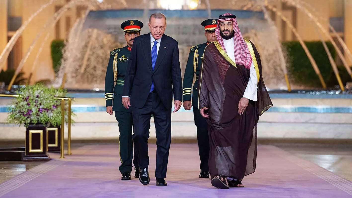 «توغ» هدية انقرة لبن سلمان أردوغان في الدوحة بعد الرياض