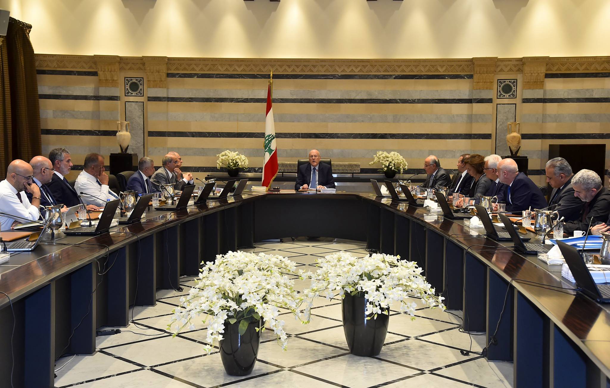 مجلس الوزراء وافق على ترقية التلاميذ الضبّاط... وجلسات متتالية للموازنة