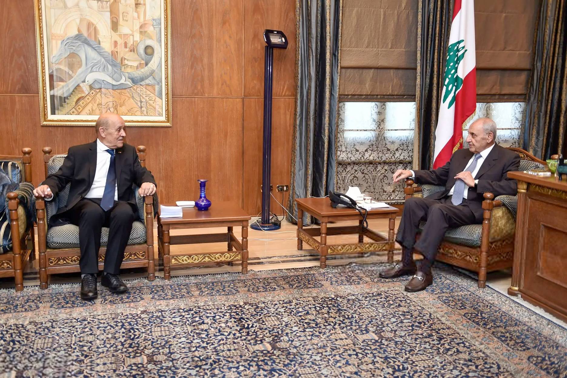 برّي أطلق قنبلة مالية بإعلان تعيين حاكم جديد لـ«المركزي» خلال جلسة الحكومة غداً
مخاوف من تبعات الخطوة... خلافات طائفية على الصلاحيات وترقب لكلام سلامة الليلة
لودريان يخطو مجدّداً بين الالغام الرئاسية الداخلية... ويطرح الخيار الثالث كحل توافقي
