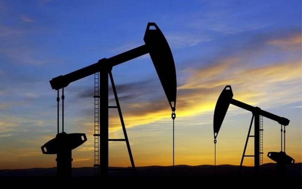 النفط يسجل مكاسب للأسبوع الخامس وسط مؤشرات على شحّ الإمدادات