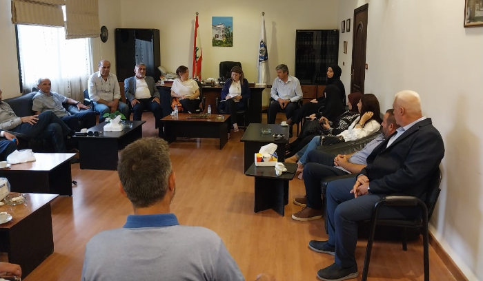 مناقشة مشروع الطرق والعمالة في محافظة النبطية
