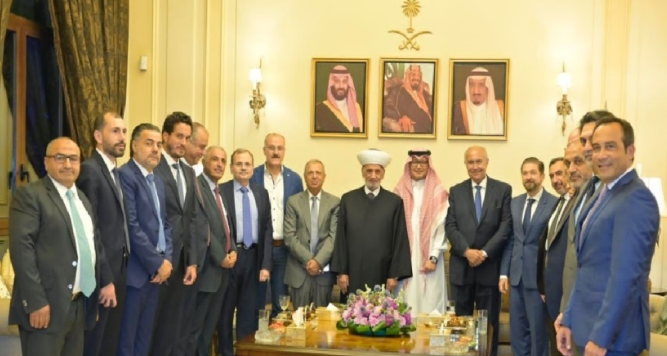 بخاري كرّم مُفتي الجمهوريّة... وتشديد على التمسّك باتفاق الطائف
دريان: لن نوفّر جهداً في التعاون في عمليّة انتخاب الرئيس