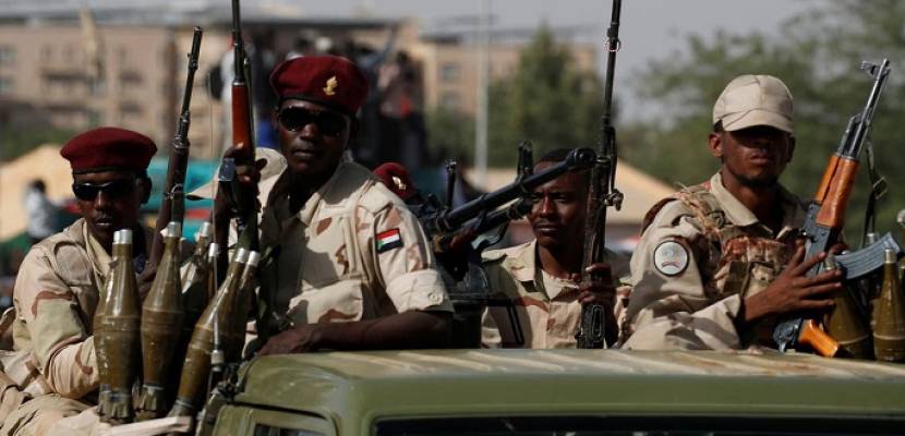 الجيش السوداني يعلن عودة وفده بمحادثات جدّة إلى البلاد "للتشاور"
