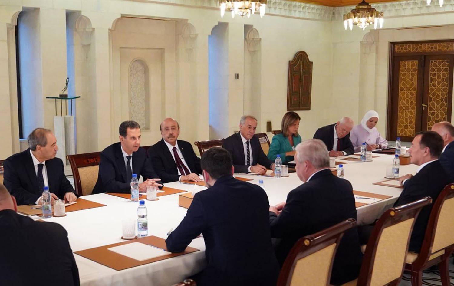 الأسد يبحث مع المبعوث الروسي عودة اللاجئين
مواجهة جوية اميركية ــ روسية فوق سوريا