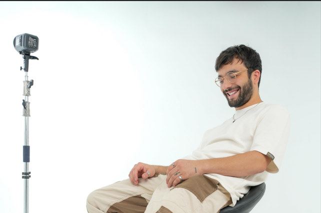 إدريسي يُطلق "حابب كل شي فيكي" بمُشاركة المُنتج الموسيقيّ أحمد ضياء