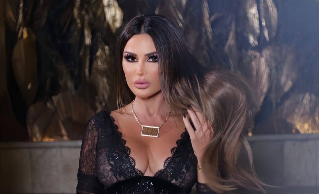 نيللي مقدسي تحصد نجاح "الحلو طل" على المسرح