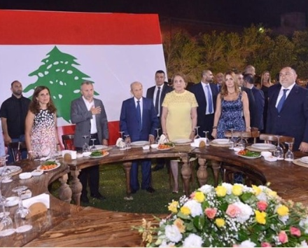 باسيل: اللامركزيّة والصندوق الائتماني
معادلة إنقاذ للبنان وليسا مقايضة أو صفقة