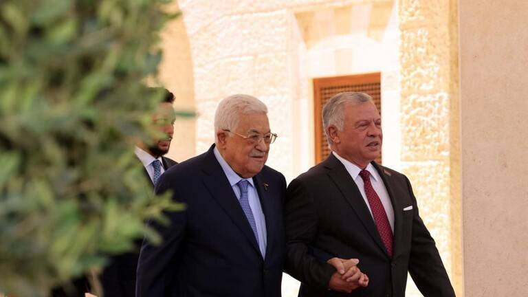 عباس يلتقي الملك عبدالله الثاني في الأردن