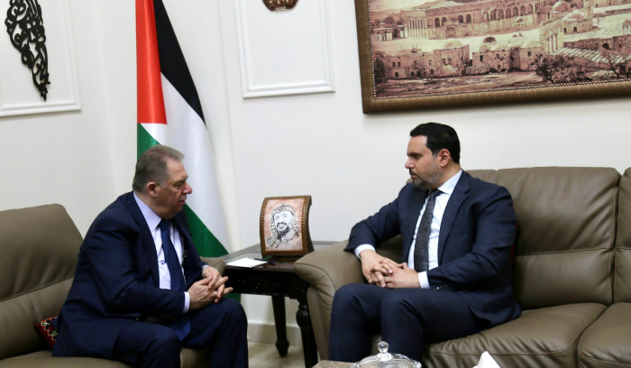 دبور عرض في السفارة الكويتية
اوضاع الشعب الفلسطيني
