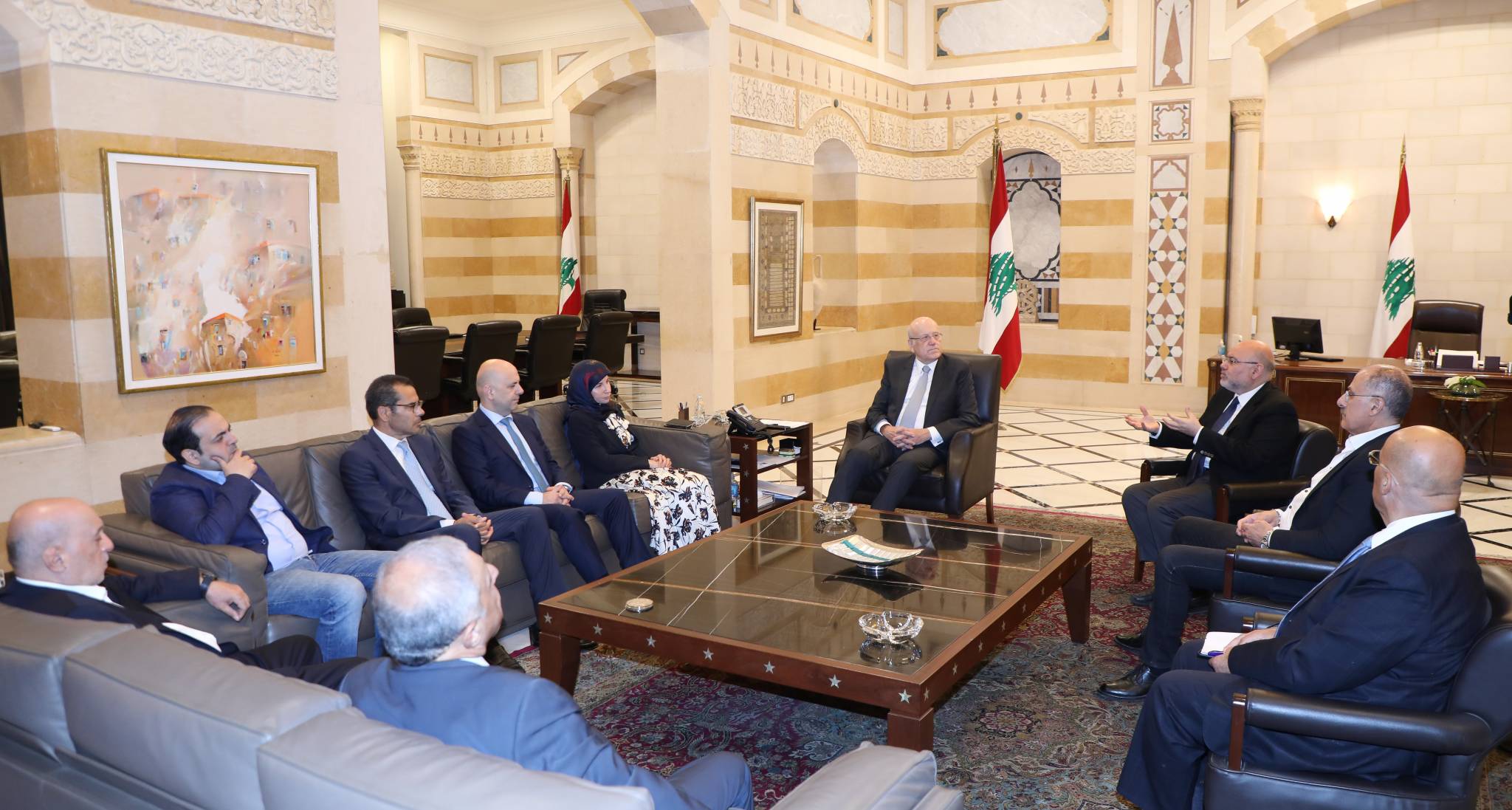 ميقاتي التقى سليم وريزا وبحث موضوع "اللبنانيّة"
الأبيض: لدعم موازنة الوزارة وتأمين الأموال للأدوية