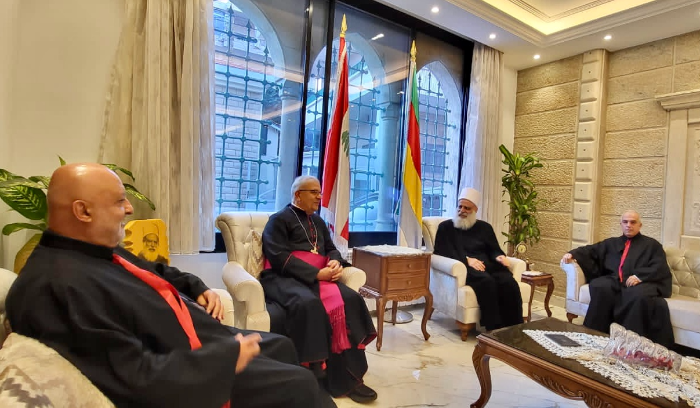 أبي المنى استقبل المطران العمّار
وموفد شيخ العقل في السويداء