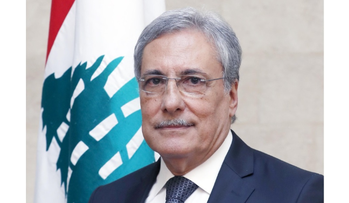 خوري عرض التحديات والصعوبات
التي تواجه السلطة القضائية