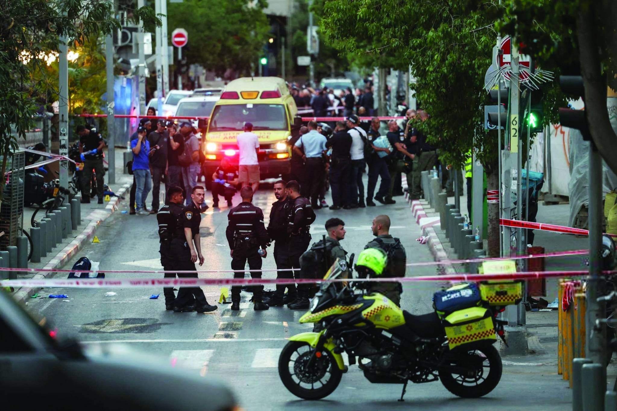 وحدات استيطانية جديدة في الضفة الغربية
عملية فدائية في تل ابيب واستشهاد المنفذ