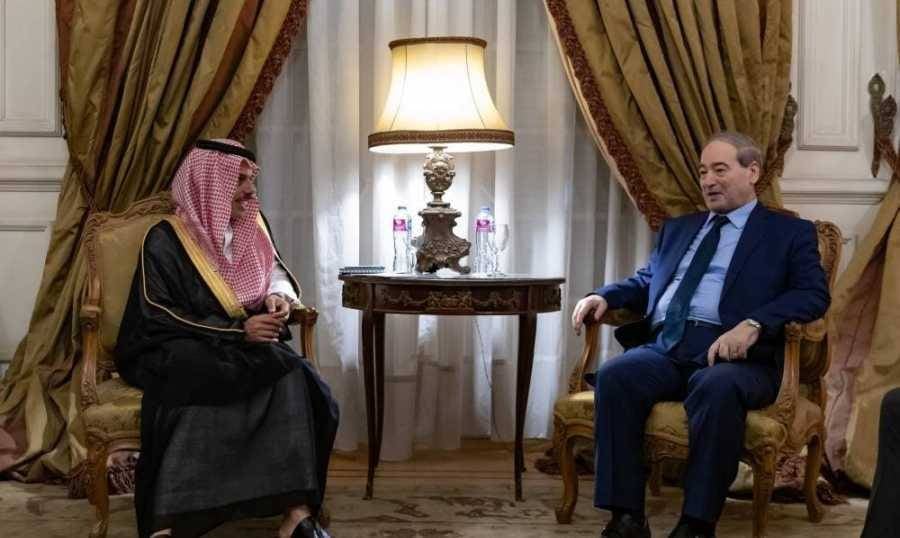وزيرا الخارجية السعودي والسوري يلتقيان في القاهرة