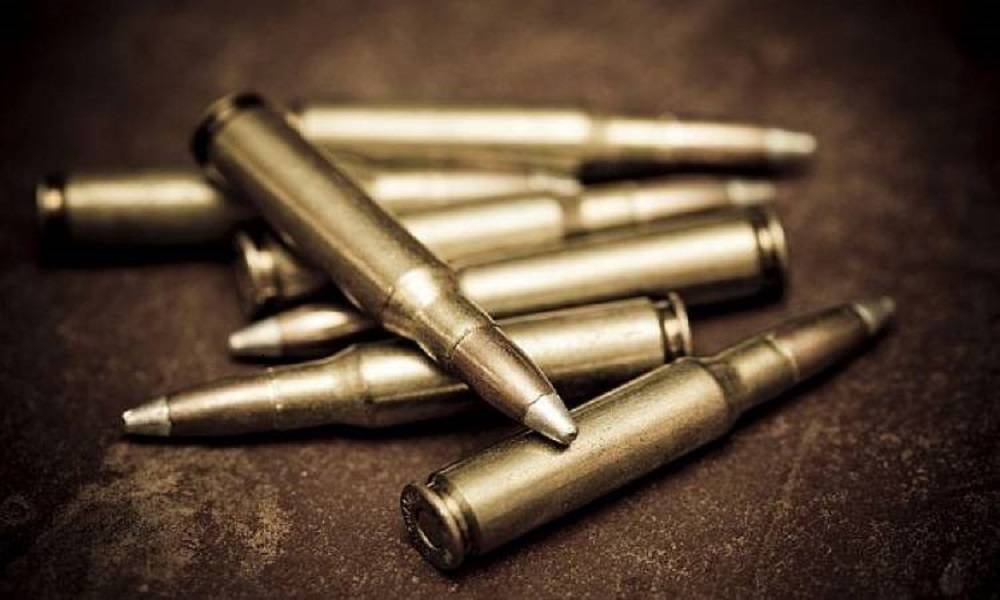 إصابة سيارة طبيب برصاص طائش