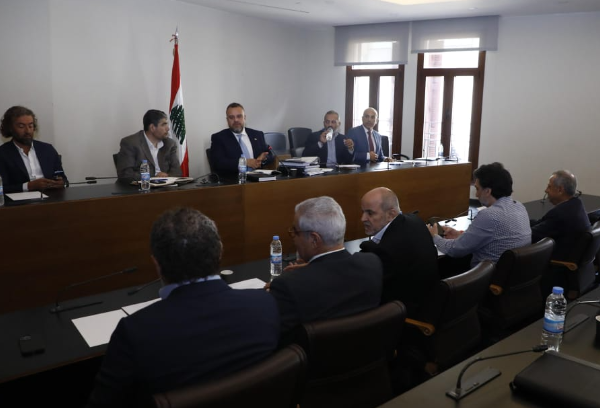 "فرعية الاشغال" اطلعت على مستجدات أعمال استكشاف النفط
وناقشت اقتراح الاطار القانوني الجديد لقطاع الموانىء