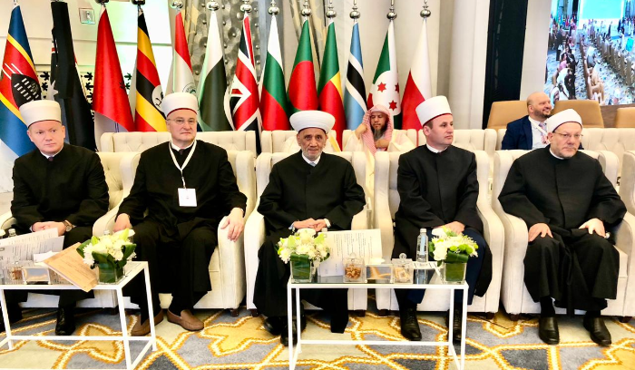وصل الى السعوديّة للمشاركة في مُؤتمر حول "التواصل والتكامل"
دريان: لا بدّ من الحوار الجماعي وَالشامل
في كيفيّات التعون والتكامل في الشأْن الديني