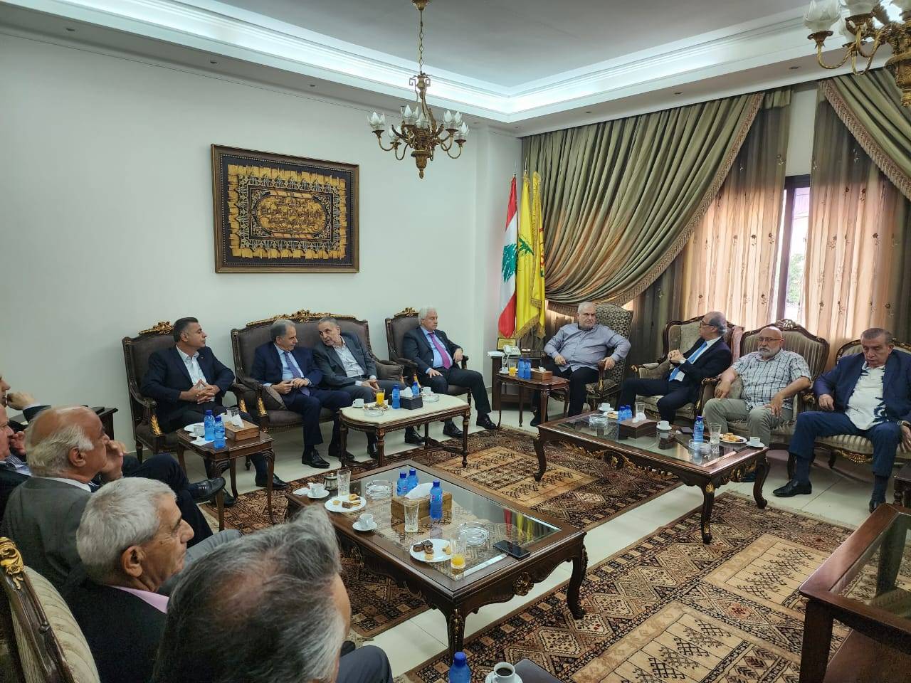 وفد "لقاء مستقلون من أجل لبنان" زار رعد
وتشديد على نبذ اللغة الطائفيّة ومواجهة الفتن