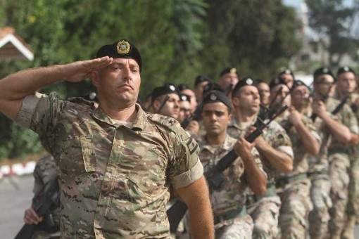 عصابة لسرقة السيارات وتهريبها في قبضة الجيش