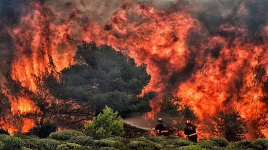 حرائق الغابات تستعر لليوم الثالث على التوالي في اليونان