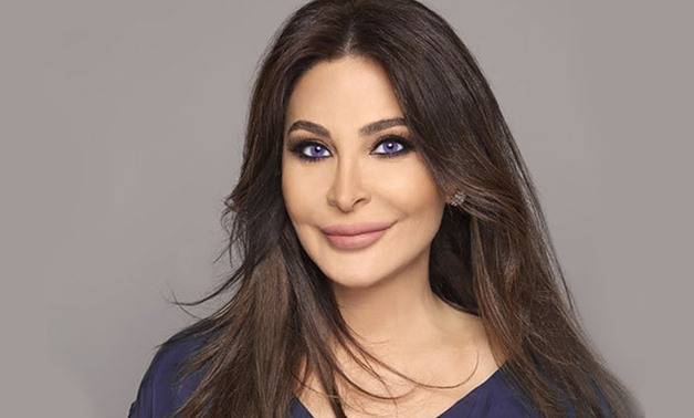 بالفيديو- “العقد”..إليسا تحمس جمهورها لأغنيتها القادمة