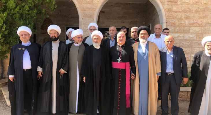 جال على رأس وفد من رجال الدين على منطقة بعلبك - الهرمل
الخطيب: الخلافات مُفتعلة وهي خلافات مصالح وسياسة
رحمة: لنا ملء الثقة بأن يكون الحلّ محلياً "منّا وفينا"