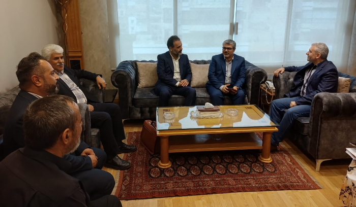بيرم عرض ووفد الاعمال
الايرانيين اقامة معرض في لبنان