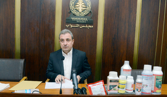 ابو فاعور كشف عن أدوية زراعية سامة في الأسواق:
تدخل عبر مافيات منظمة... وعلى المعنيين منع هذه الجريمة