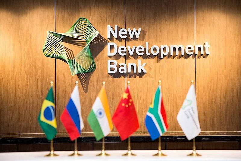 خطط لبنك بريكس بزيادة الإقراض بالعملات المحلية إلى 30٪... ماذا عن الدولار؟