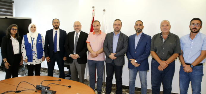 الأبيض تسلّم هبة لأربع مُستشفيات حكوميّة:
ماضون في دعم القطاع الصحّي العام
