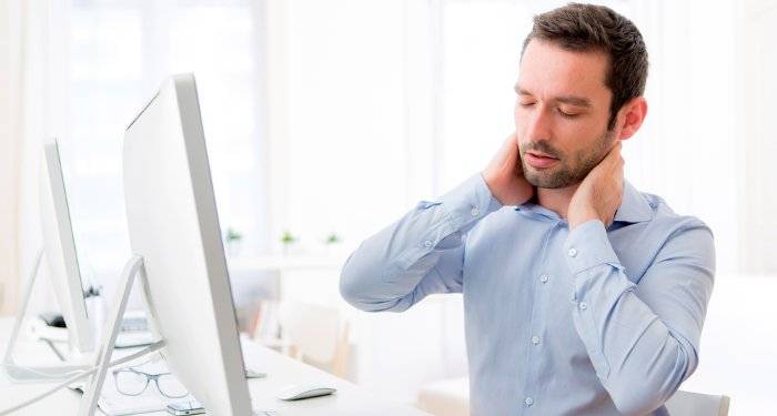 آلام الفقرات العنقية... ما أسبابها وكيف نعالجها؟