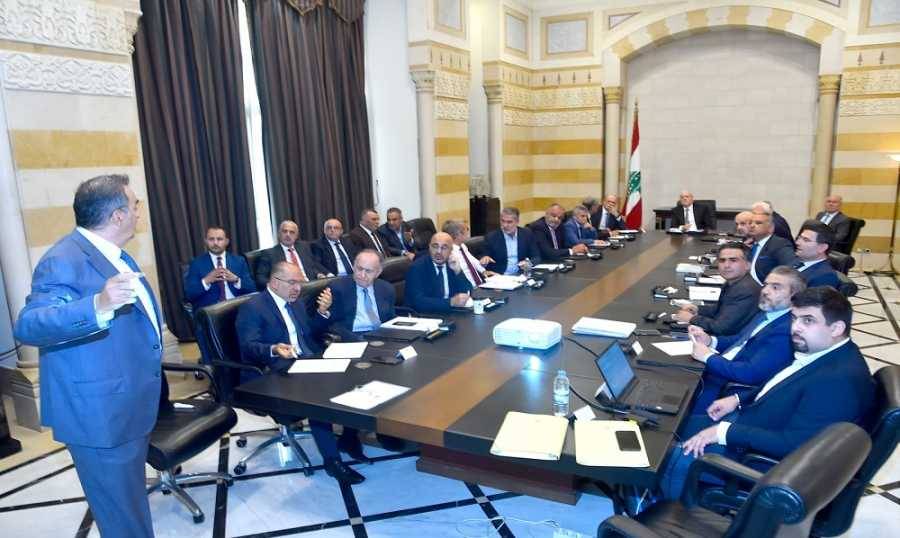 " لجنة الكهرباء" قرّرت احالة فتح الاعتمادات لباخرة الفيول على مجلس الوزراء
فياض:كهرباء لبنان لديها الاموال اللازمة لتغطية كلفة الفيول
اذا تم"تحويلها "الى الدولار من قبل "المركزي"