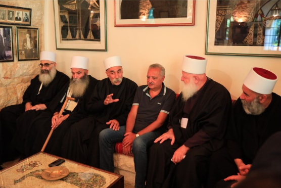 المعدي: التواصل مع الأهل منهج تشرّعه الديانات السماويّة
أرسلان: نحذّر من الفوضى ونرفض المشاريع التقسيميّة
وهاب: هناك تقصير عربي بحق دروز فلسطين