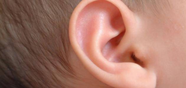 علامات تظهر على الأذن تنذر بمخاطر صحيّة!