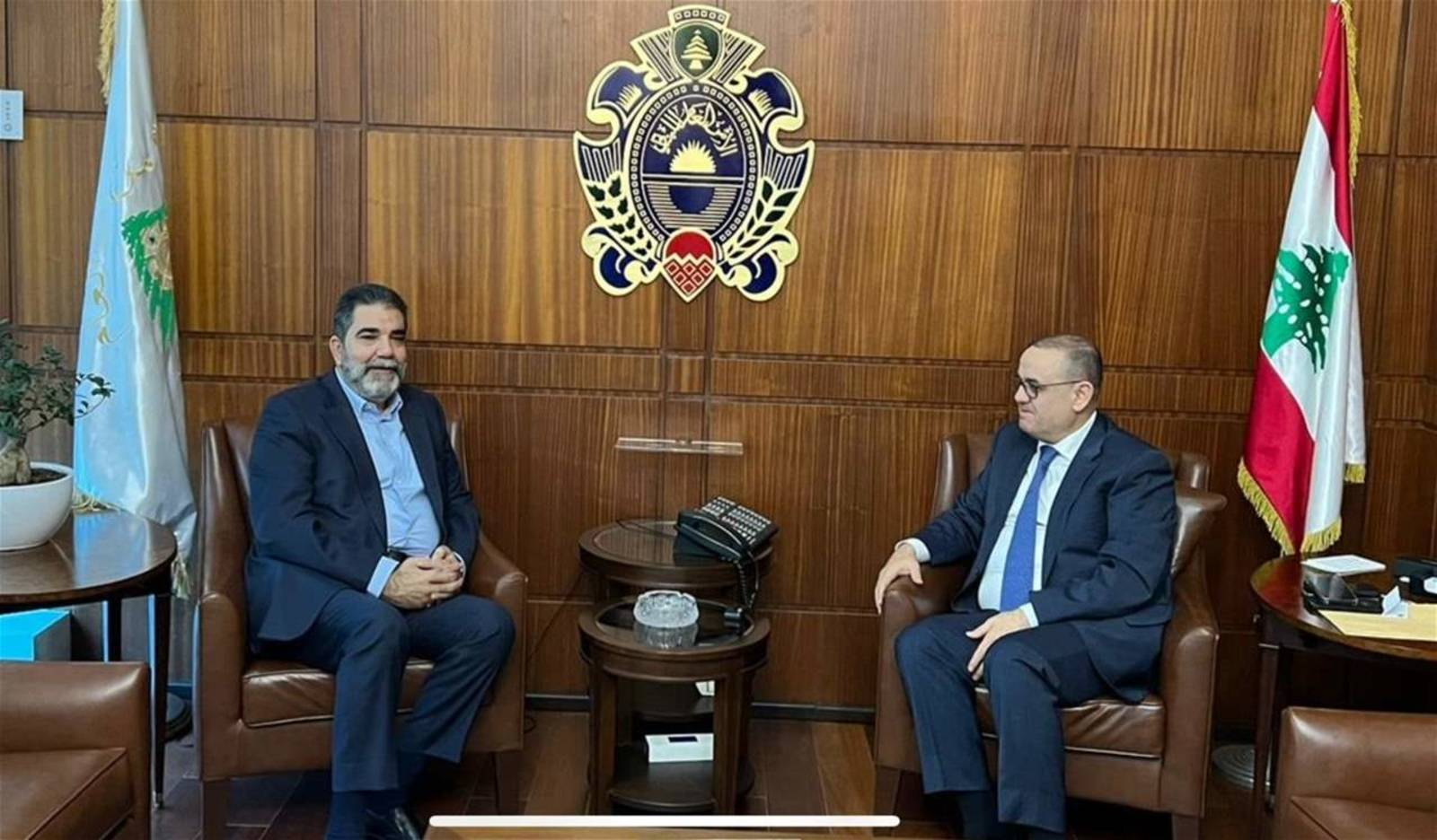 البيسري عرض ملف النازحين
وموضوع مخيّم عين الحلوة