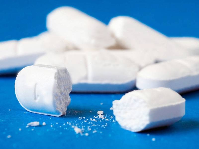 عواقب وخيمة… إليكم لماذا لا يجب تقسيم أقراص الدواء