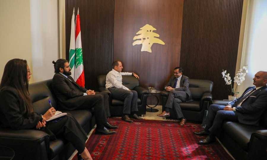 الجميل عرض العلاقات مع قنصل بنغلادش
والتقى وفداً من "الحملة الوطنيّة لإعادة النازحين"
