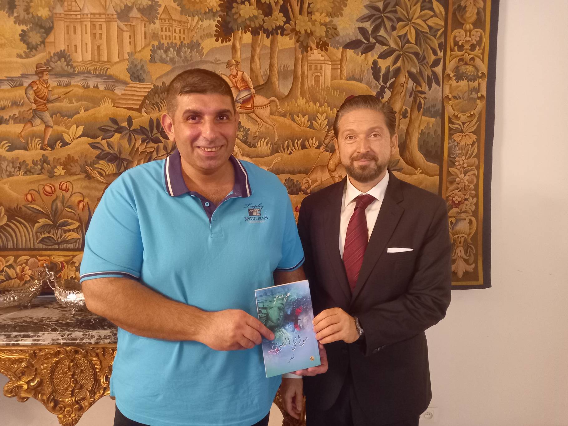 الزميل علي ضاحي قدم لكرامي
مجموعته الشعريّة 