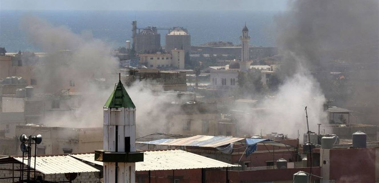 الرصاص الطائش أسقط عدداً من الجرحى بينهم مُسعفون في مُخيّم عين الحلوة
إتفاق بين "فتح" و"حماس" لتثبيت وقف إطلاق النار وتسليم قتلة العرموشي