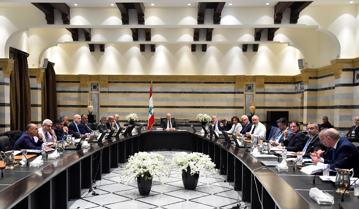 سحب اقتراح جباية الرسوم والضرائب بالدولار الأميركي
مجلس الوزراء يستكمل مُناقشة مُوازنة 2024 اليوم.. ويُقرّر
تشكيل لجنة برئاسة بو حبيب لزيارة سوريا وبحث ازمة النزوح