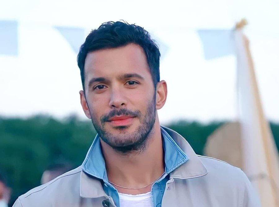 بطل “حب للإيجار” باريش أردوتش يتخلى عن “المهووس” في اللحظات الأخيرة