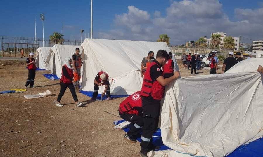 قرار حكومي بإزالة خيم النازحين من أمام الملعب البلدي في صيدا