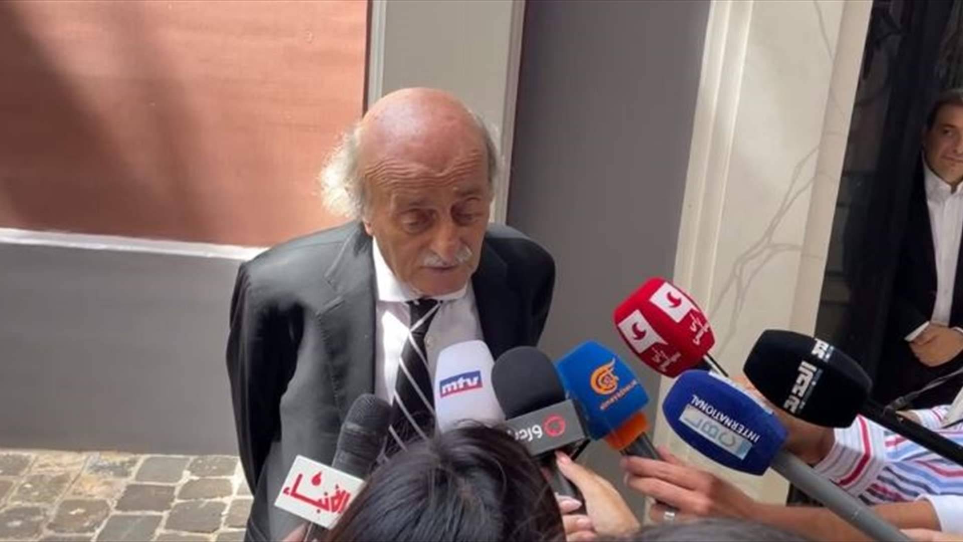 الموفد الفرنسي يزور كليمنصو... وجنبلاط: ندعم مبادرة بري ولودريان