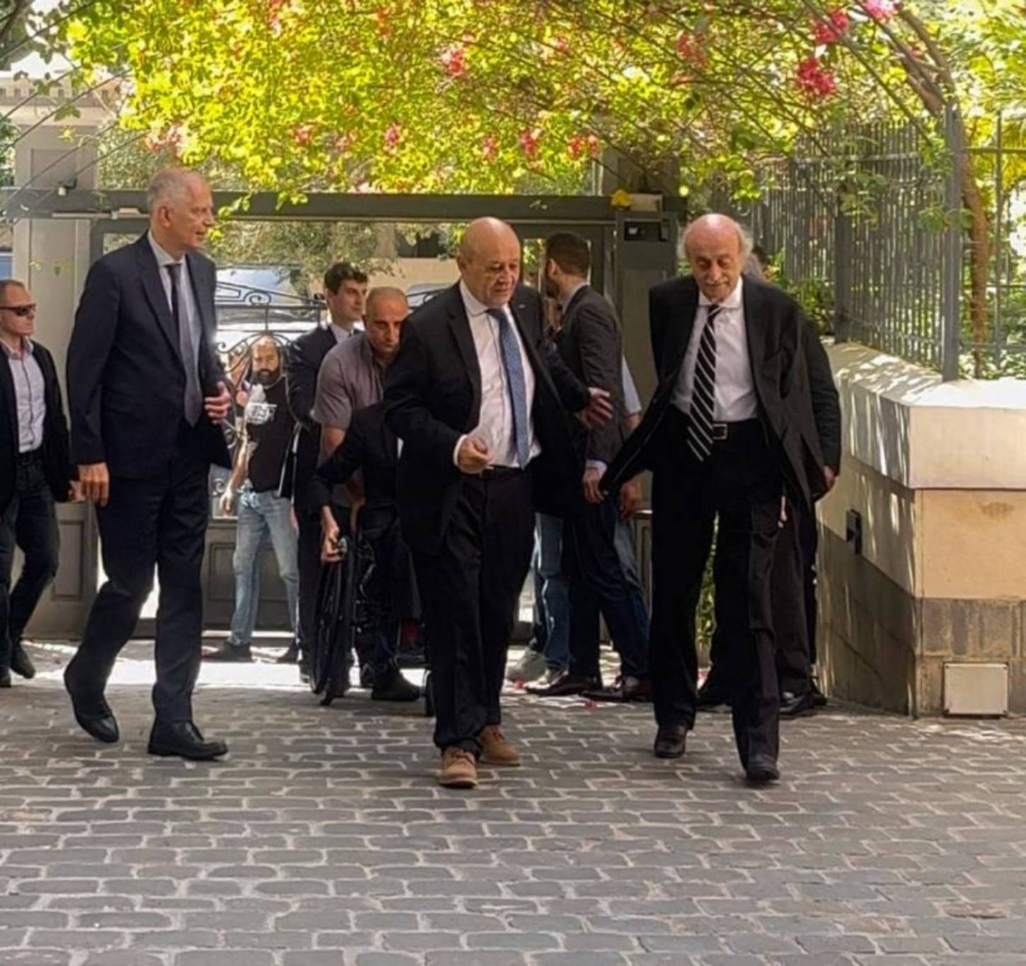 لودريان زار جنبلاط في كليمنصو