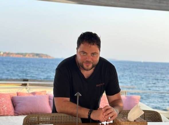 عامر زيان بتحضر لإصدار أغنيتين جديدتين ويقضي إجازته في هذا البلد