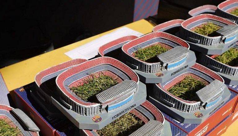 الخطة نجحت... برشلونة يبدأ جني المال من عشب الكامب نو