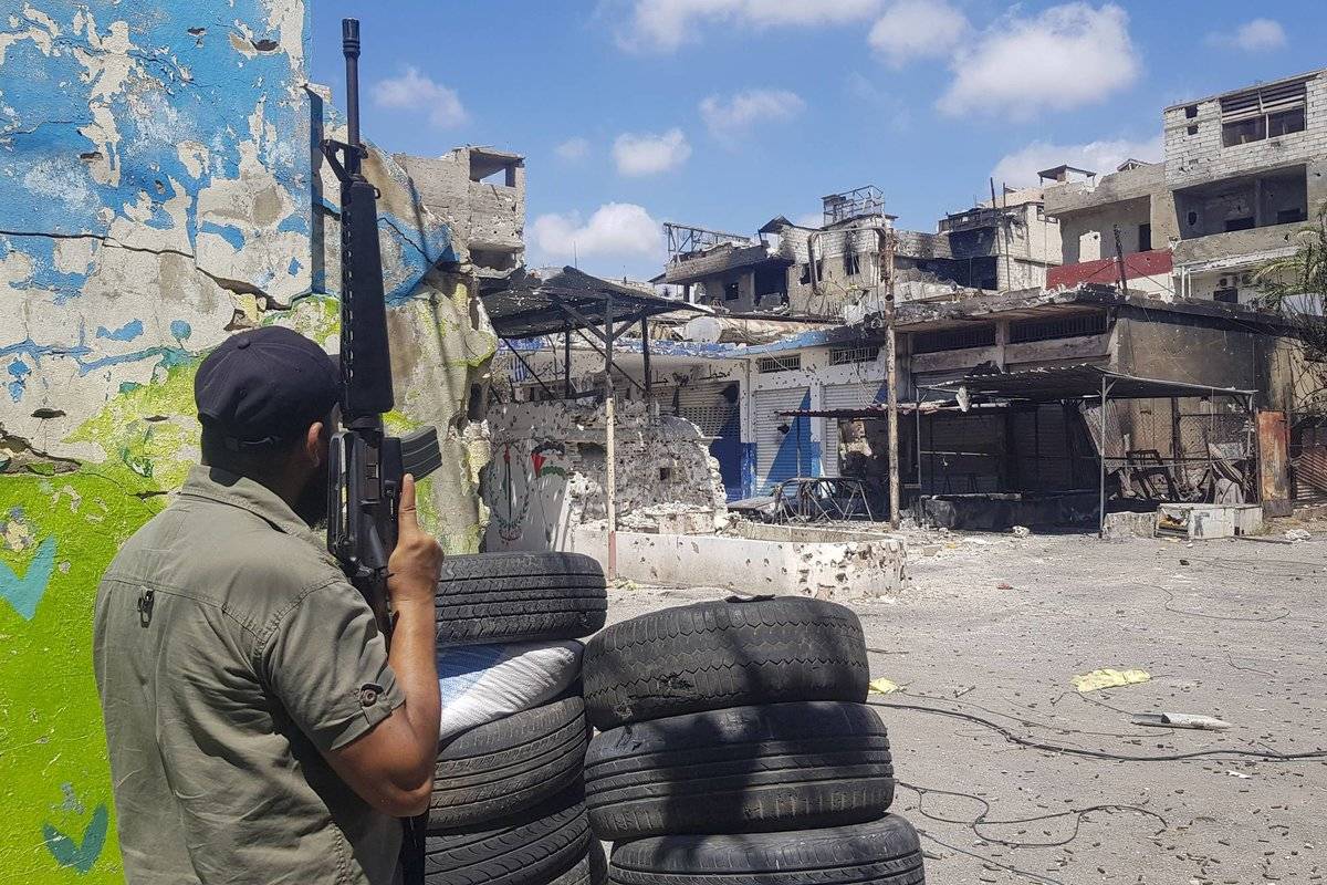 معركة عين الحلوة طويلة ومُعقدة ... والجيش يمنع تمدّدها خارجه